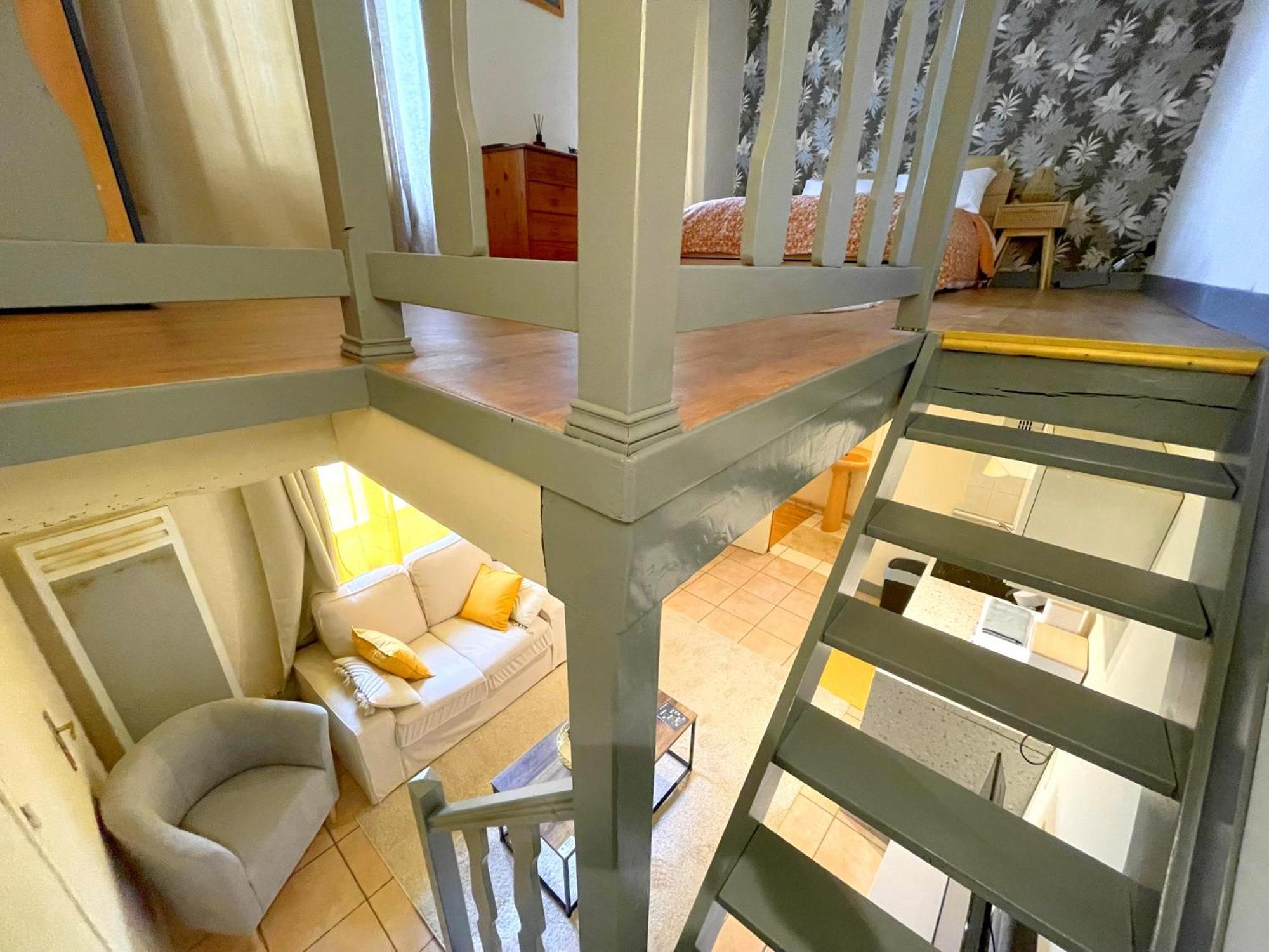 "Sainte Valiere", Appartement Calme Sur Cour Privative, 讷韦尔 外观 照片